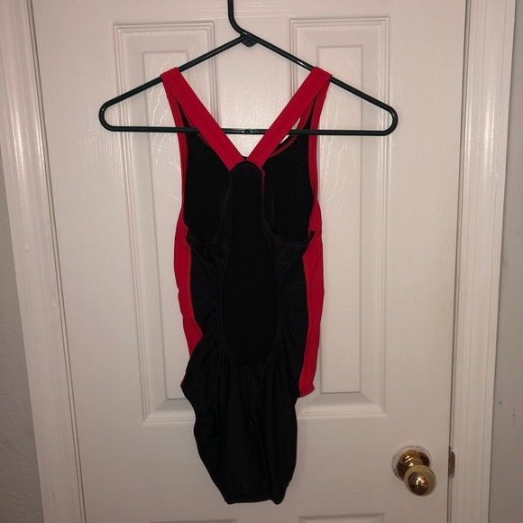 Nike One Piece - Picture 2 of 4